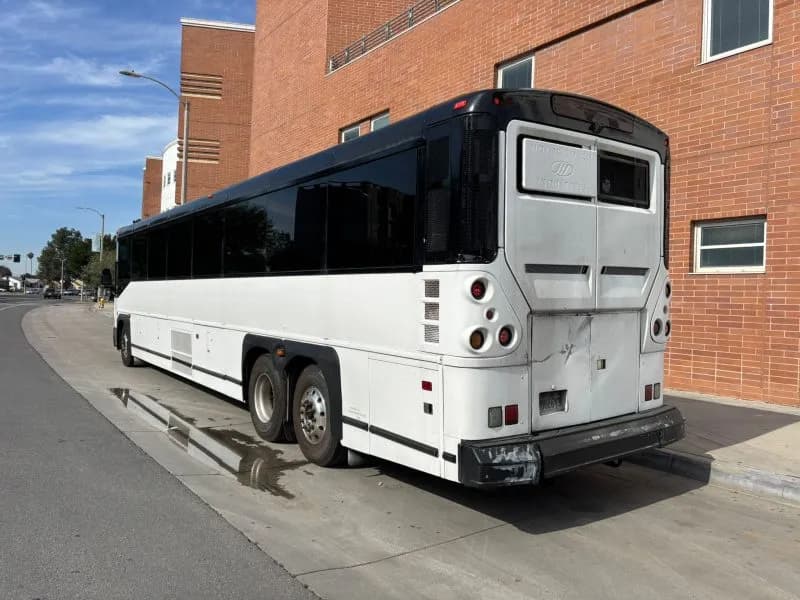 2008 MCI 4500CT Motor Coaches - Image 3