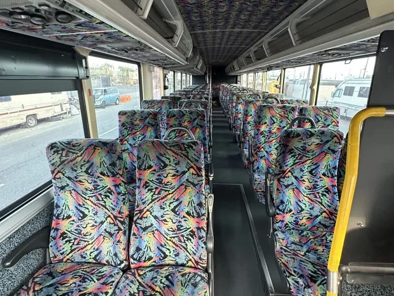 2004 MCI D4500 Motor Coaches - Image 6
