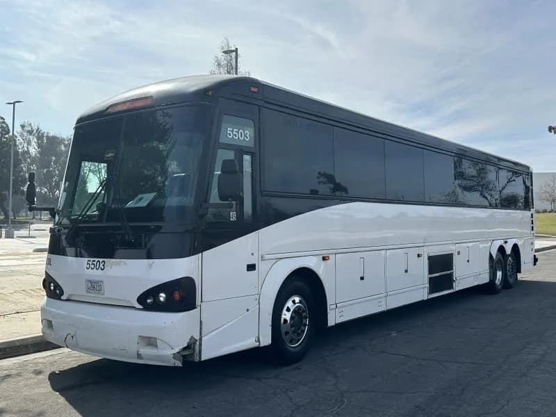 2008 MCI D4505 Motor Coaches - Image 3