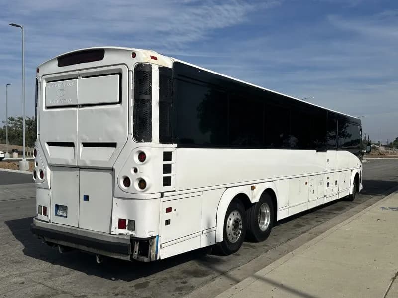 2008 MCI D4505 Motor Coaches - Image 4