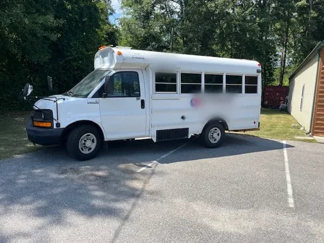 2007 Chevrolet Express Shuttle Bus - Image 2