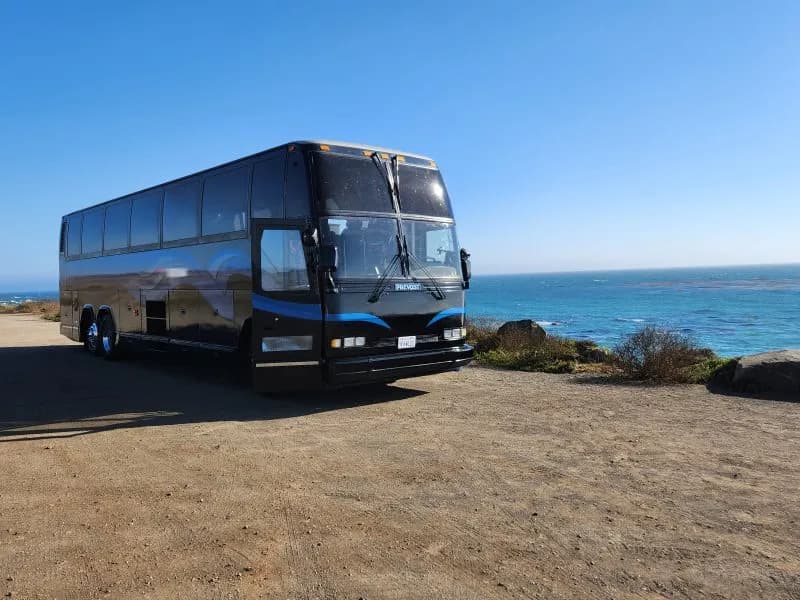 1998 Prevost H3-41 Motor Coaches - Image 2