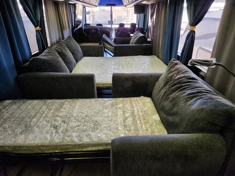 1998 Prevost H3-41 Motor Coaches - Image 7