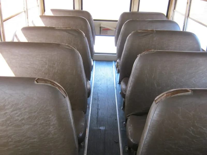 1990 Blue Bird TC2000 Activity Bus - Image 9