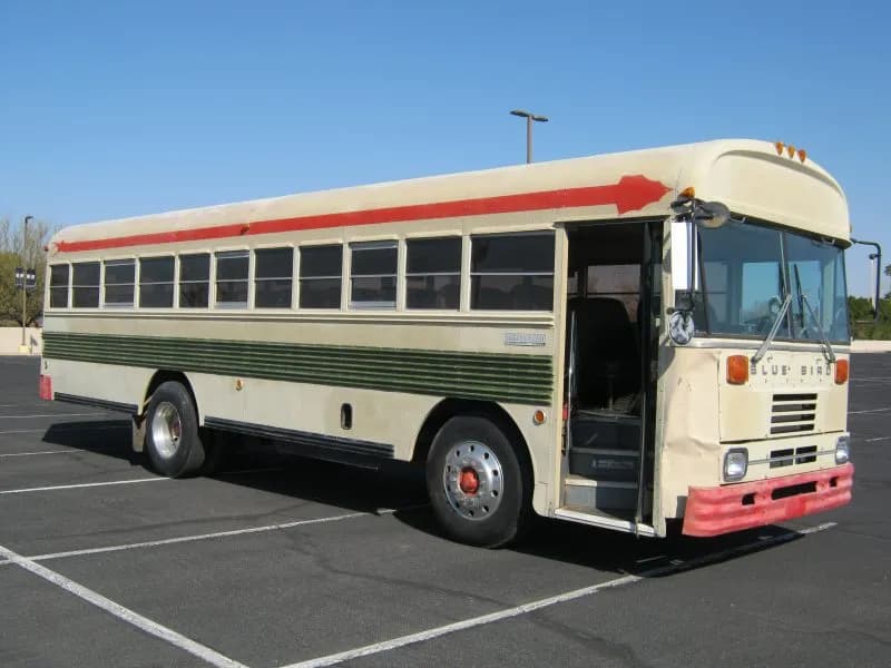 1990 Blue Bird TC2000 Activity Bus - Image 2