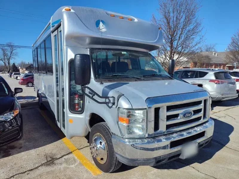 2012 Ford Starcraft Shuttle Bus - Image 1