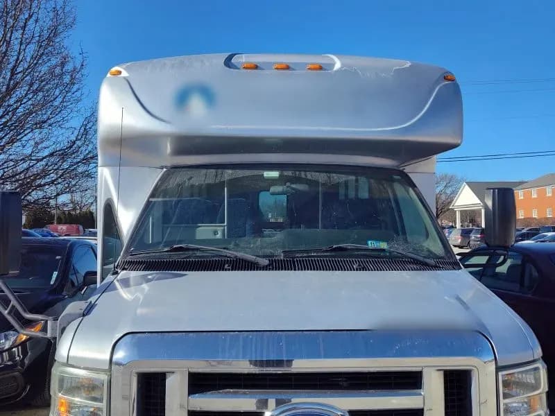 2012 Ford Starcraft Shuttle Bus - Image 2