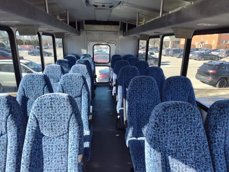 2012 Ford Starcraft Shuttle Bus - Image 6