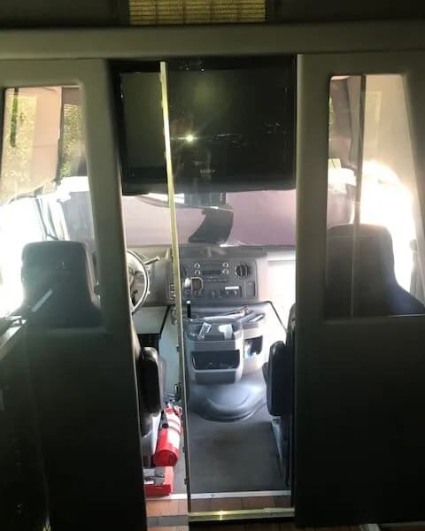 2015 Ford E450 Limo Bus - Image 6
