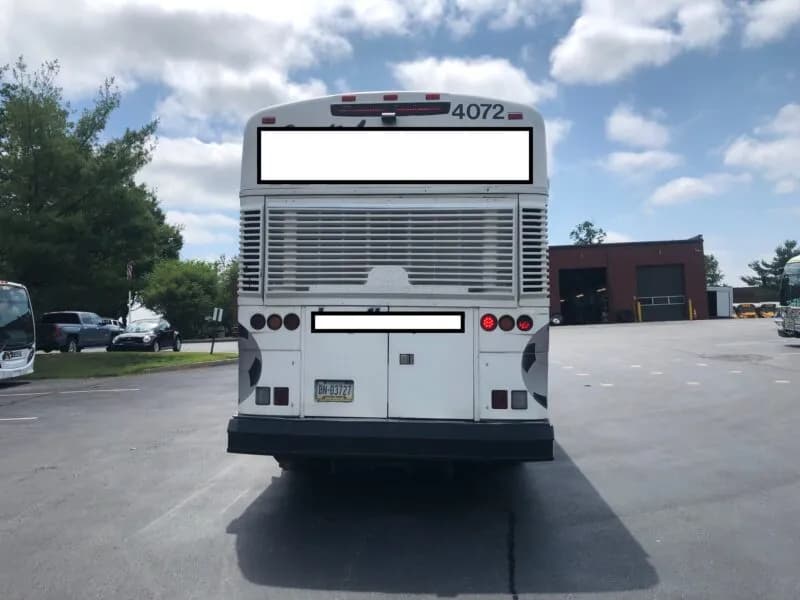 2007 MCI D4005 Motor Coaches - Image 4