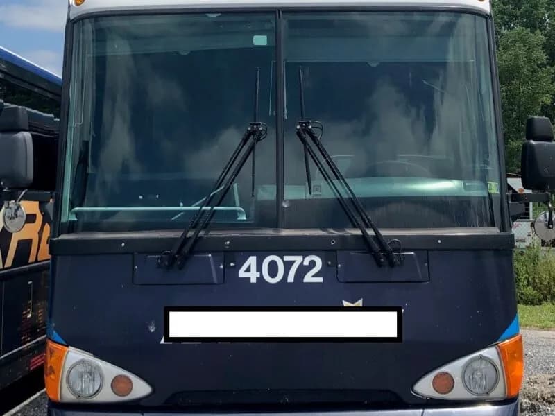 2007 MCI D4005 Motor Coaches - Image 3