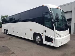 2005 Motor Coach Industries J4500 bus