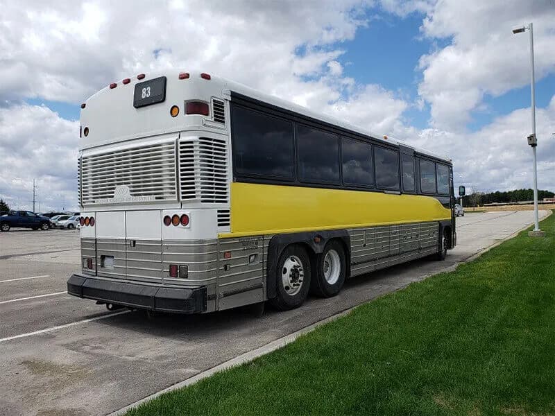 2003 MCI D4000 RCL 83 Motor Coaches - Image 5