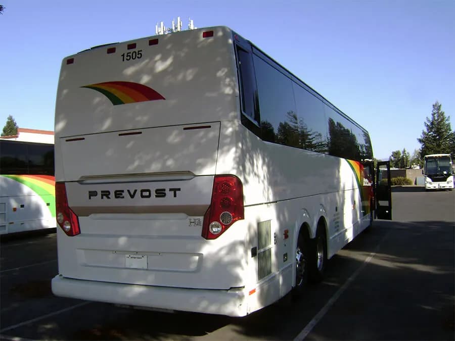 2014 Prevost H345 Motor Coaches - Image 4