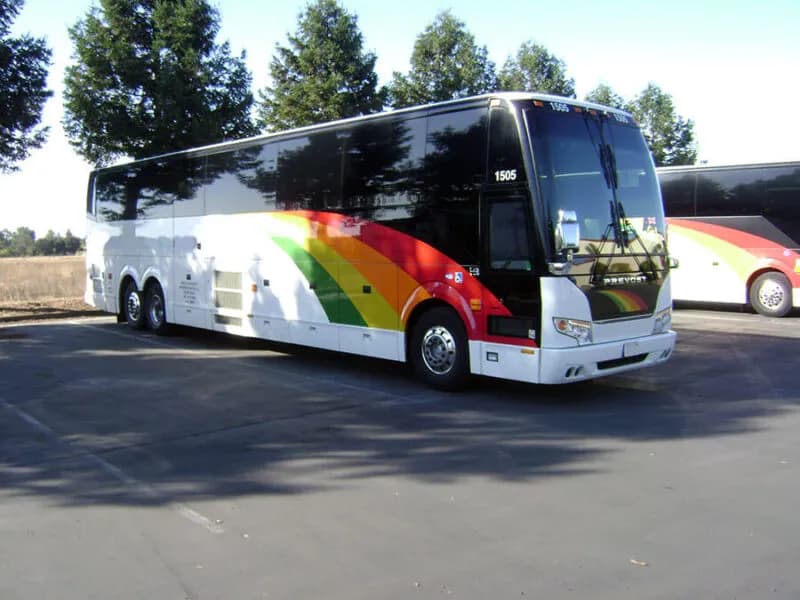 2014 Prevost H345 Motor Coaches - Image 3