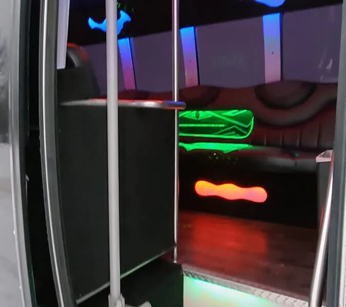 2004 Ford F550 Party Bus - Image 5