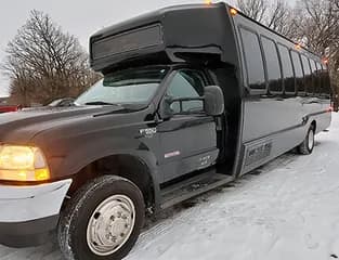 2004 Ford F550 bus