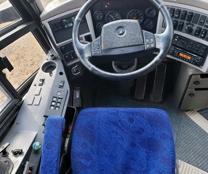 2003 MCI J4500 Motor Coaches - Image 7