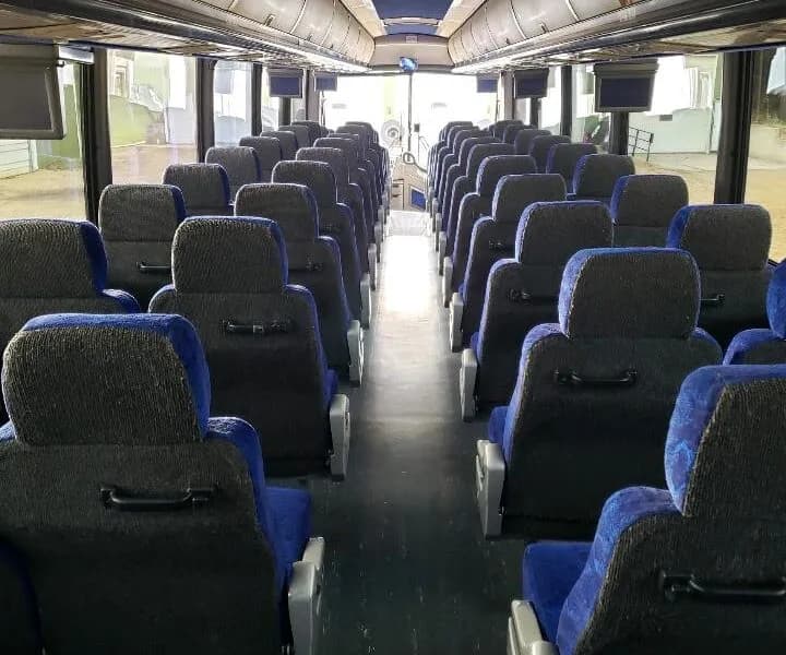 2003 MCI J4500 Motor Coaches - Image 9