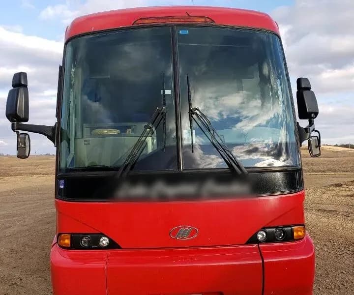 2003 MCI J4500 Motor Coaches - Image 4