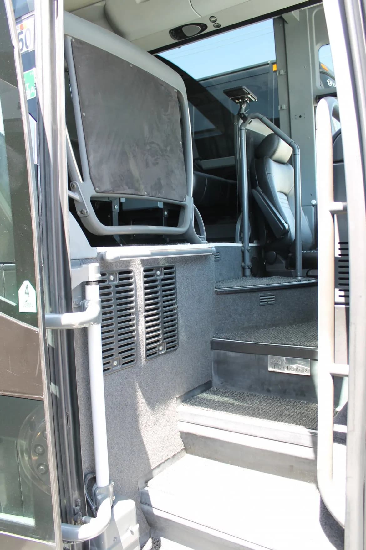 2011 Setra S 417 Coach Bus - Image 7