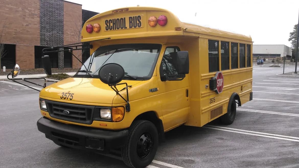 2006 Ford E-450 School Bus - Image 1