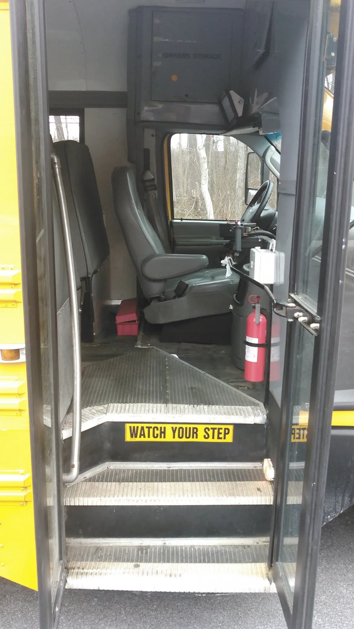 2006 Ford E-450 School Bus - Image 11