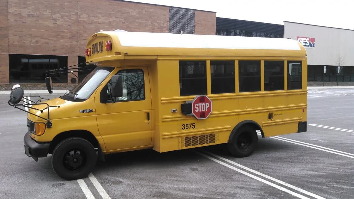 2006 Ford E-450 School Bus - Image 3