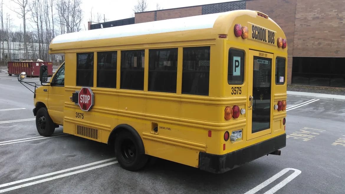 2006 Ford E-450 School Bus - Image 4