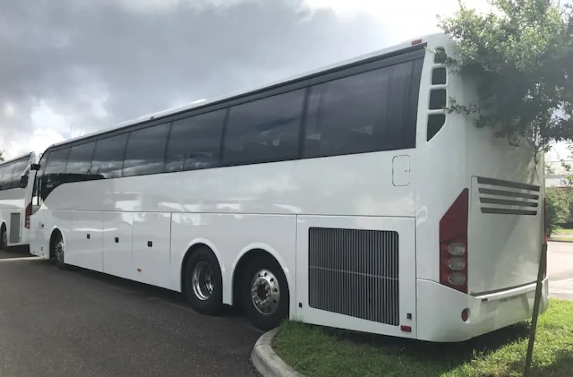 2013 Volvo 9700 Motorcoach - Image 11