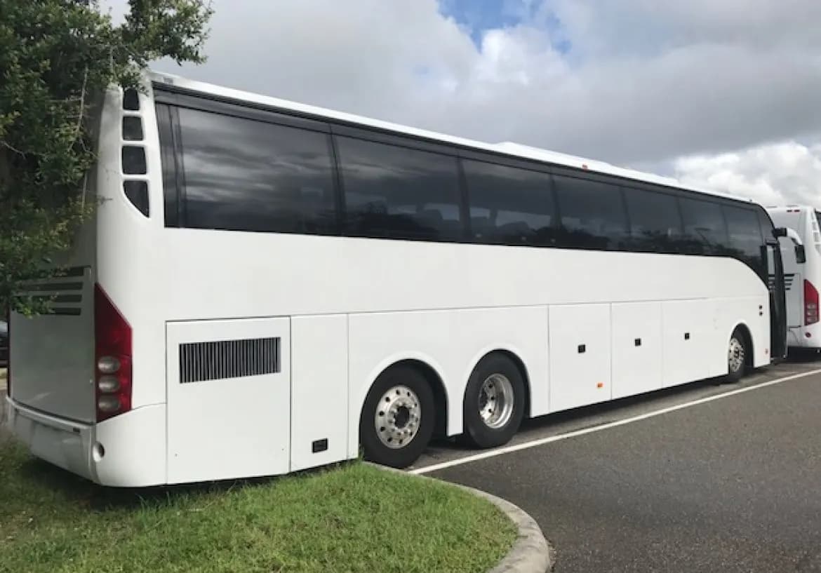 2013 Volvo 9700 Motorcoach - Image 12