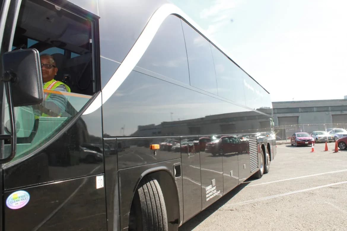 2012 Setra Coach S 417 Motorcoach - Image 2