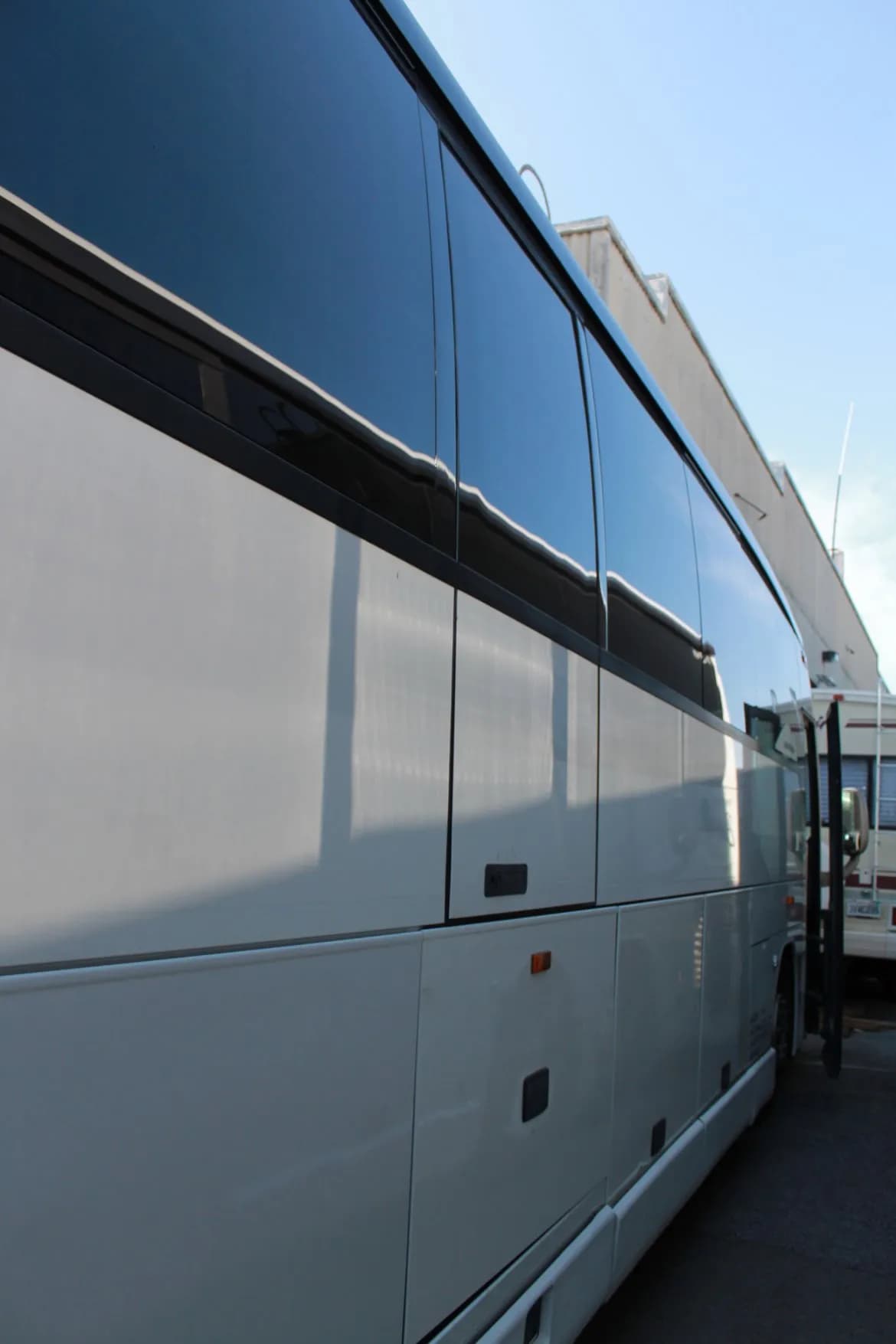 2012 Setra Coach 407 cc Motorcoach - Image 3
