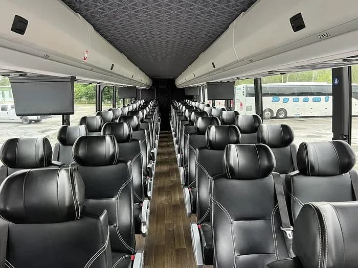 2020 Prevost H3-45 Coach - Image 12