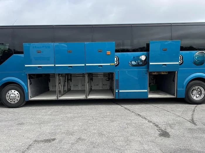 2020 Prevost H3-45 Coach - Image 3