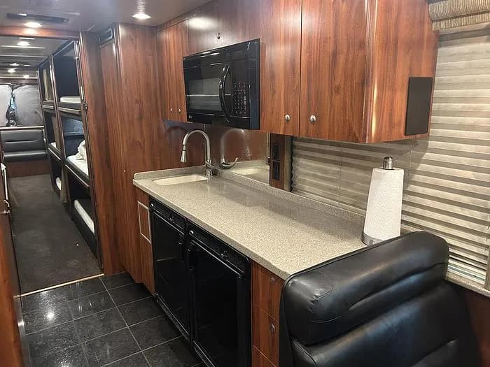 2005 Prevost XL2 Entertainer Coach - Image 14