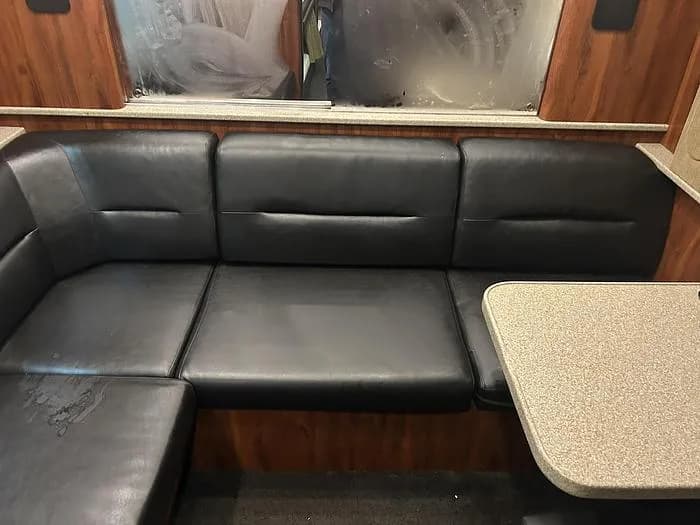 2005 Prevost XL2 Entertainer Coach - Image 29