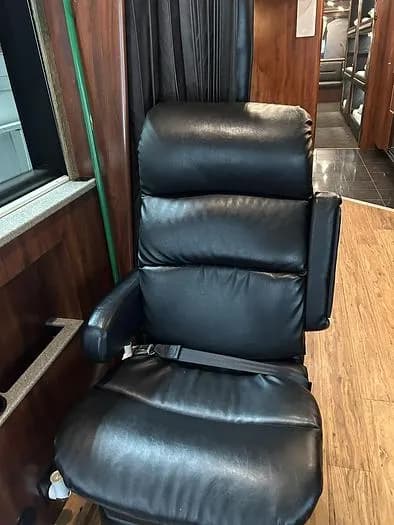 2005 Prevost XL2 Entertainer Coach - Image 59
