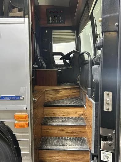 2005 Prevost XL2 Entertainer Coach - Image 64