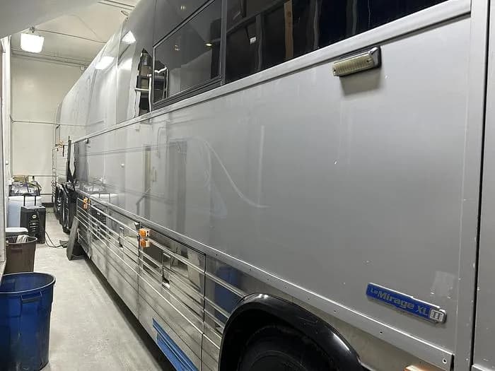 2005 Prevost XL2 Entertainer Coach - Image 68