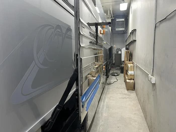 2005 Prevost XL2 Entertainer Coach - Image 72