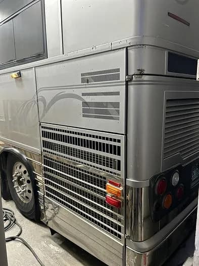 2005 Prevost XL2 Entertainer Coach - Image 77