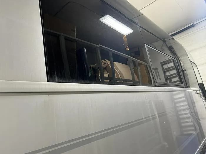 2005 Prevost XL2 Entertainer Coach - Image 80