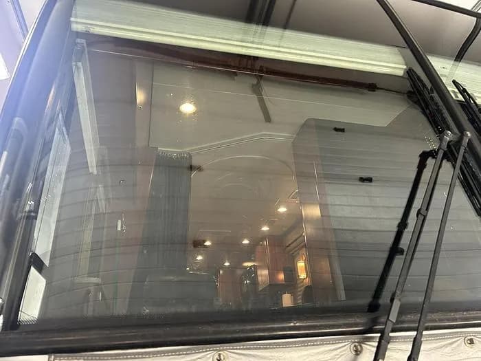 2005 Prevost XL2 Entertainer Coach - Image 81