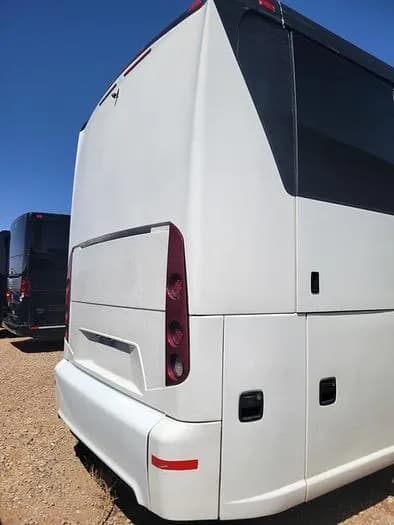 2014 Mci J4500 ADA Coach - Image 6