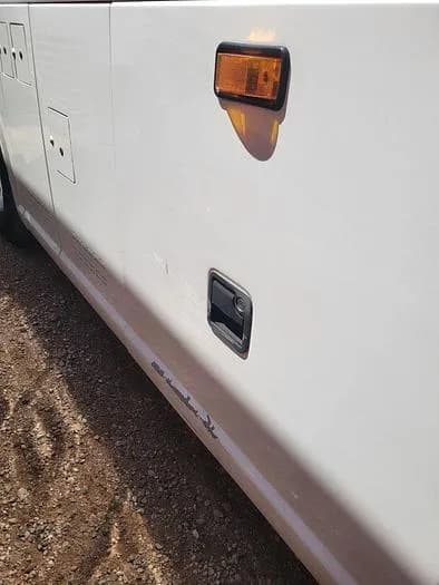 2014 Mci J4500 ADA Coach - Image 9