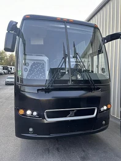 2018 Volvo 9700 Coach - Image 2