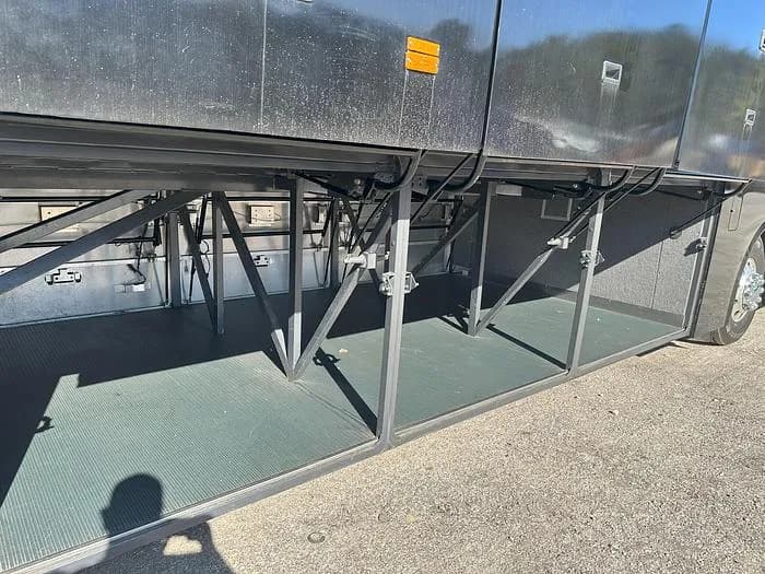 2018 Volvo 9700 Coach - Image 9