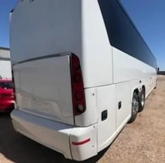 2016 Mci J4500 Coach - Image 4