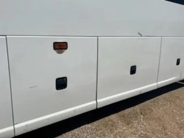 2016 Mci J4500 Coach - Image 5